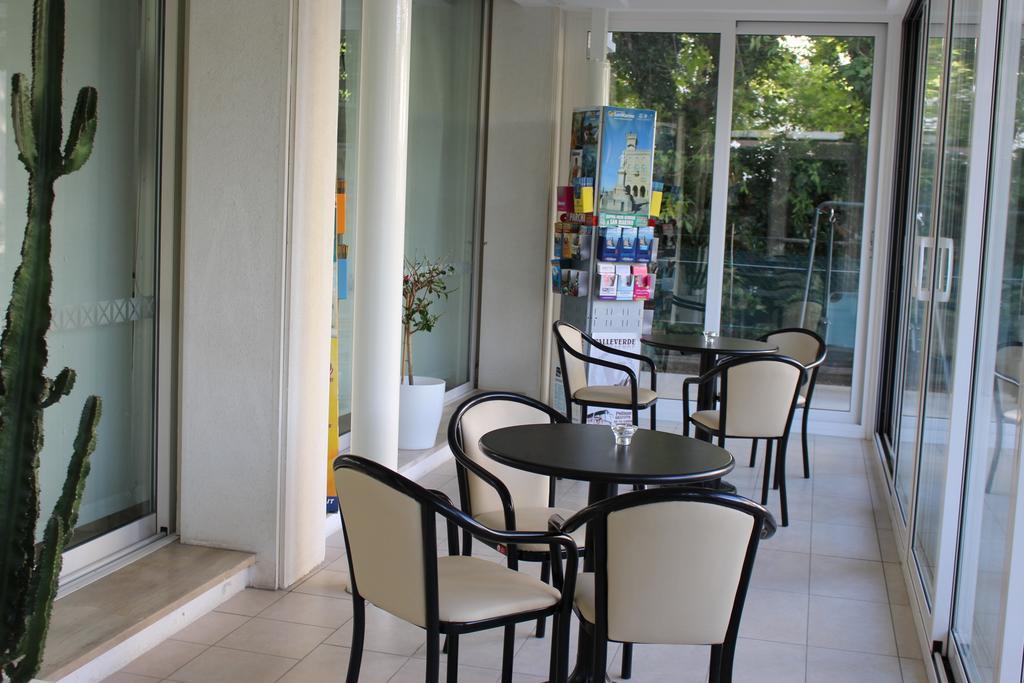 Hotel Massimo Riccione Buitenkant foto