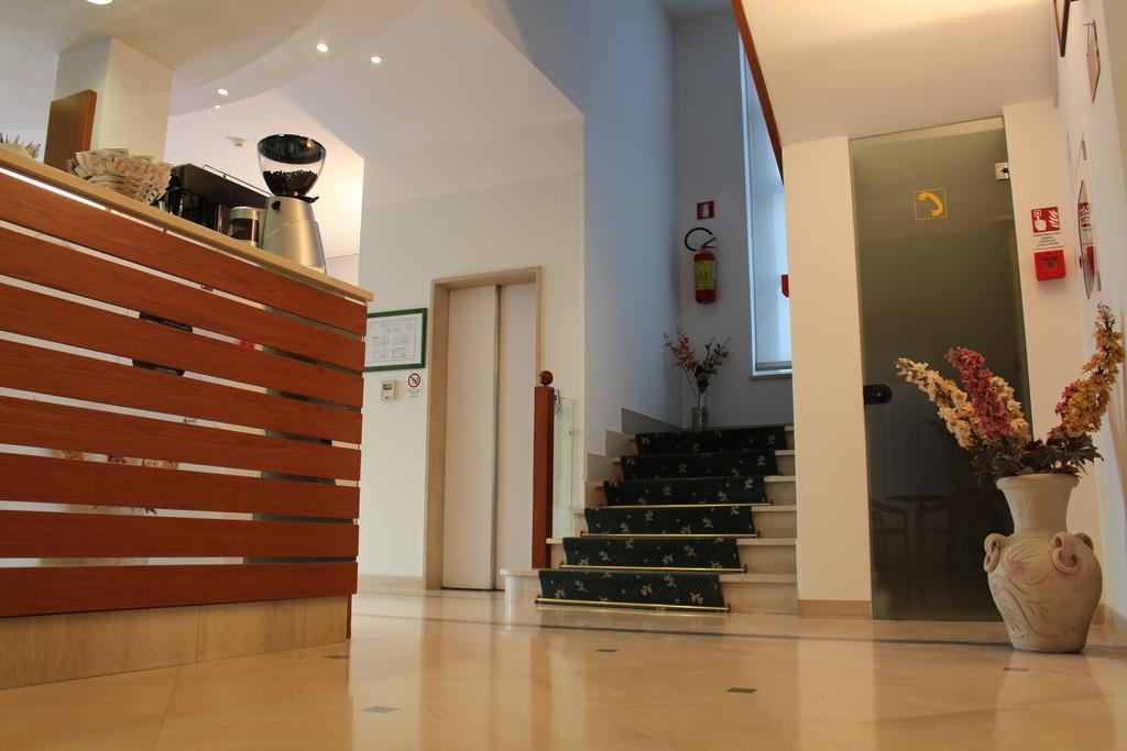 Hotel Massimo Riccione Buitenkant foto