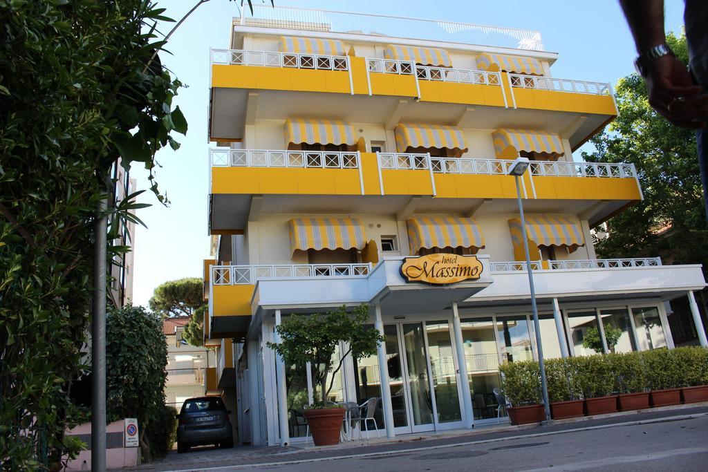 Hotel Massimo Riccione Buitenkant foto