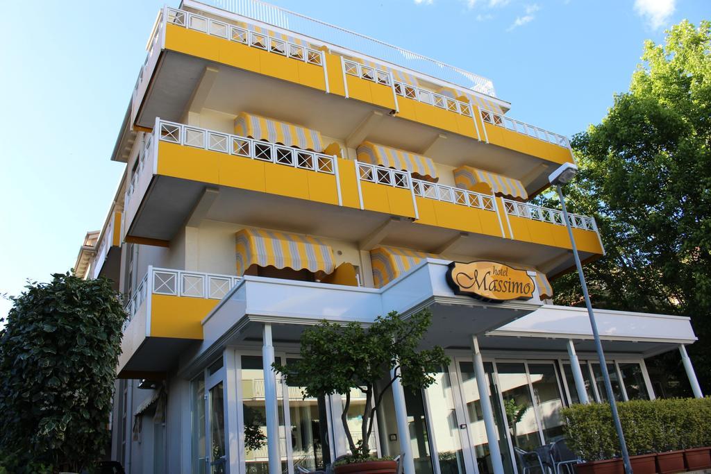 Hotel Massimo Riccione Buitenkant foto