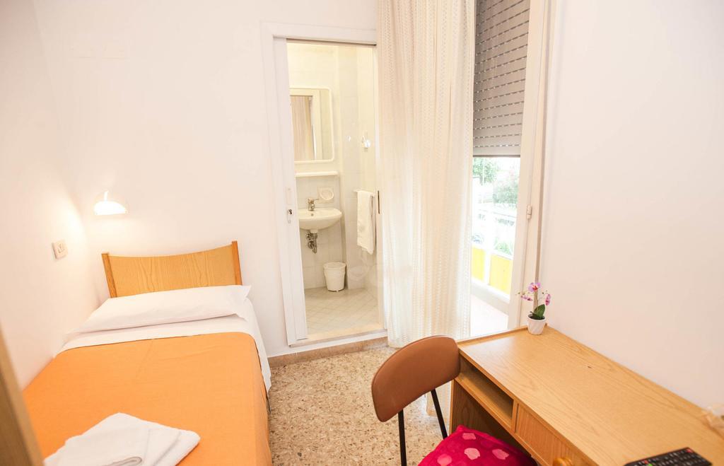 Hotel Massimo Riccione Buitenkant foto